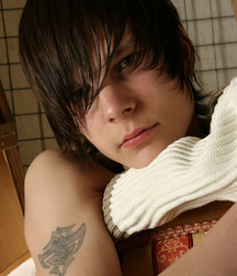 Louis solo 5b30d9a3799eb.jpg