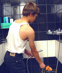 Pitya showers 5b75390d0c342.jpg