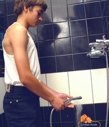 Pitya showers 5b75390e41502.jpg
