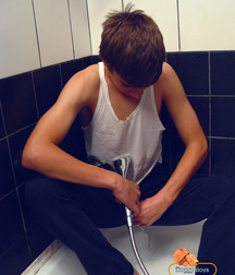 Pitya showers 5b7539168bfe9.jpg