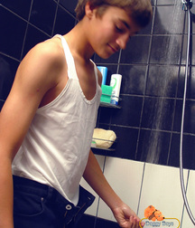 Pitya showers 5b7539253ab43.jpg