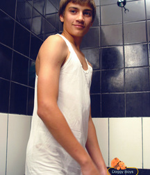 Pitya showers 5b75392f35f7b.jpg