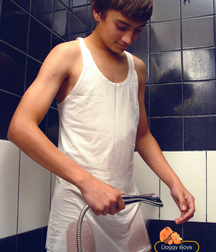 Pitya showers 5b753933c3314.jpg