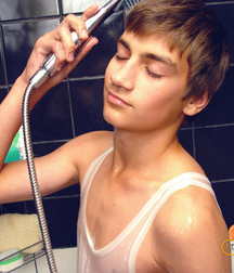 Pitya showers 5b7539499eb98.jpg