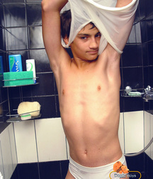 Pitya showers 5b75396cd654e.jpg