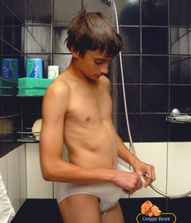 Pitya showers 5b75398071fca.jpg