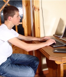 Karl shows off 5b95c3c36638a.jpg