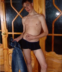 Karl shows off 5b95c429c7cd5.jpg