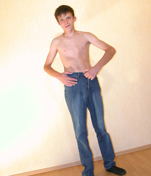 Boris shows off 5bdc3b254a81b.jpg