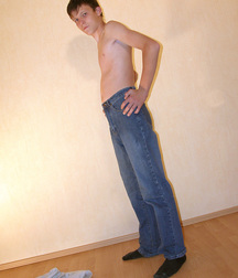 Boris shows off 5bdc3b26e88b1.jpg