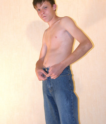 Boris shows off 5bdc3b28a7319.jpg