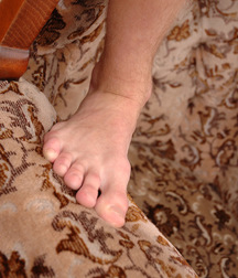 Rom alone at home 5bee29984e0cb.jpg