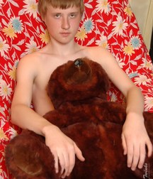 Pasha poses and cums on a red chair 5c48b35c478da.jpg