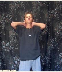 Boy Beauty Yanni 5c589fd7933a7.jpg