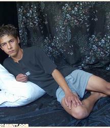 Boy Beauty Yanni 5c589fe20fd57.jpg