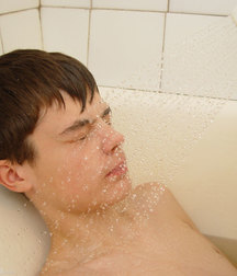 Bombastik in Bath 5c58a5b783e1b.jpg