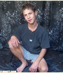 Boy beauty Yanni 5c828cd9c0b53.jpg