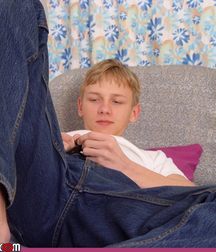 Dima enjoys himself 5cb61b4f8c29b.jpg