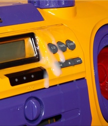 Grisha sprays his soundblaster 5ccce2fc84b0c.jpg