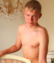Felix Alone 5cff0c9646d20.jpg