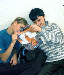 Ton gets nailed by his Friend 5d12b4fe63556.jpg