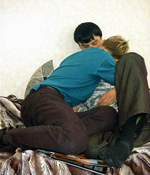 Ton gets nailed by his Friend 5d12b50d8c06a.jpg