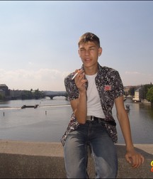 Ton Alone 5d1b599c5847f.jpg