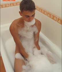 Ton Alone 5d1b5a4c64fc9.jpg