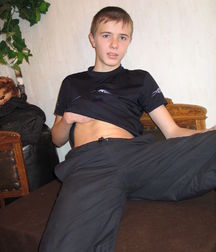 Cute and Smooth Sergik creams on the Sofa 5d345e18a896a.jpg