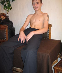 Cute and Smooth Sergik creams on the Sofa 5d345e234d705.jpg