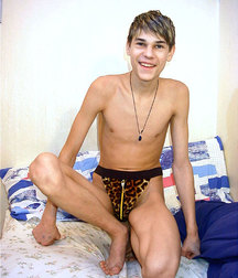 Ton @ Play with big Dildo 5d38ed1846871.jpg
