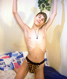 Ton @ Play with big Dildo 5d38ed2a8759c.jpg