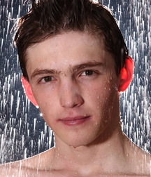 Martin takes a Shower 5d4b778963eb3.jpg