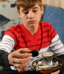 Cute Aaron smokes his Pipe 5d5dd549a376f.jpg