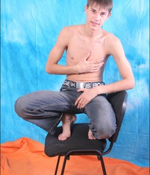 Ton masturbates @ Home 5d65dd9c160f8.jpg