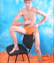Ton masturbates @ Home 5d65dda564ceb.jpg