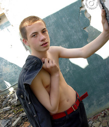 Mik Shows His Smooth Body 5d688424f2a59.jpg