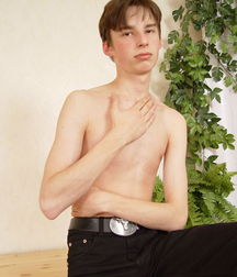 Thomas Photo Set 5da7b847c6416.jpg