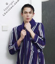 Gregory Photoset 4 5dfc1f16e5e60.jpg