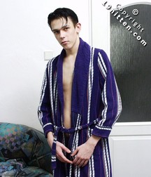 Gregory Photoset 4 5dfc1f19cd6a5.jpg