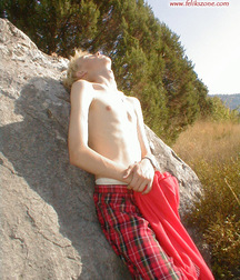 Blond Ilisha Bathing in the Sun 5e0e972831d3f.jpg
