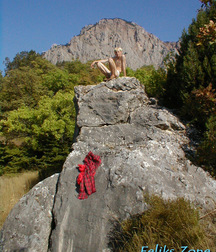 Blond Ilisha Bathing in the Sun 5e0e97405d204.jpg