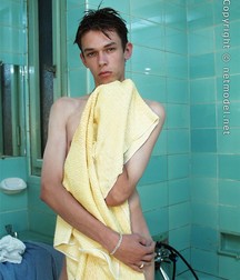 Gregory in Bath Gay Teen Porn 5e0e99995552d.jpg
