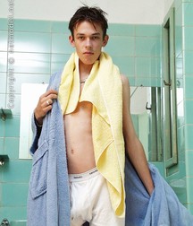 Gregory in Bath Gay Teen Porn 5e0e99c3afd98.jpg