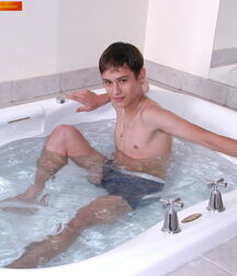 Benjamin in Bath Boys Porn 5eeabc072a28c.jpg