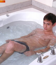 Benjamin in Bath Boys Porn 5eeabc0e39e8e.jpg