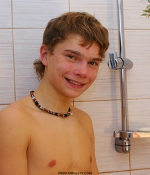 Vovok Enjoys a Shower Boys Porn