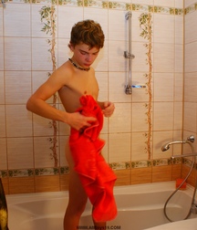 Vovok Enjoys a Shower Boys Porn 5f1e2e8c0d684.jpg