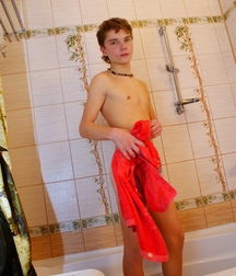 Vovok Enjoys a Shower Boys Porn 5f1e2e9ea2a50.jpg