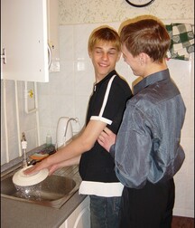 Ton & Andy in the Kitchen gay tube 5ff7ab7c0e383.jpg